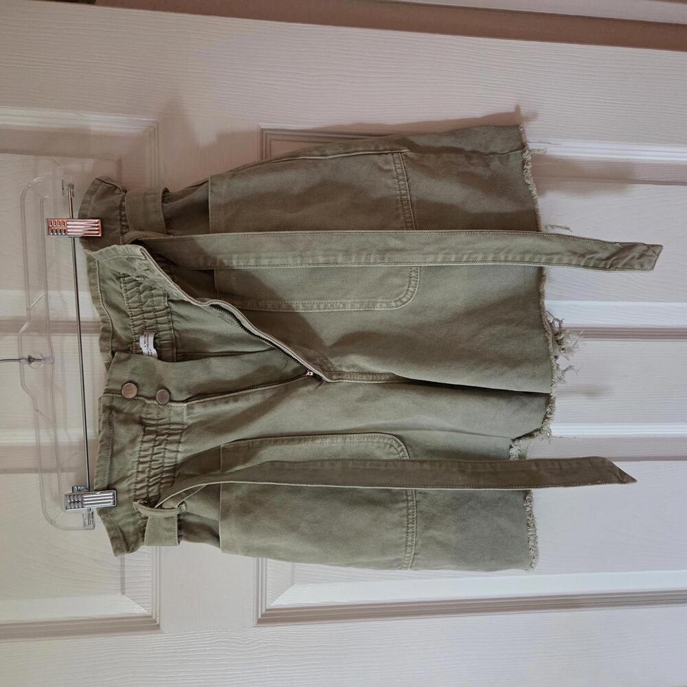 Zara Paperbag Belted Shorts - Size 6